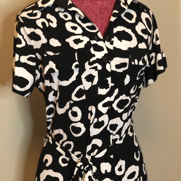 Womans wrap dress. EUC - Picture 2 of 11